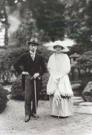 昭和天皇支え、激動の時代生きる 実録から見た香淳皇后の姿：時事