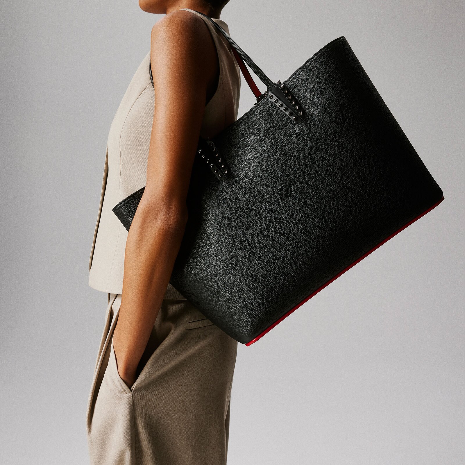 Cabata ブラック カーフレザー - Bags - Women - Christian Louboutin